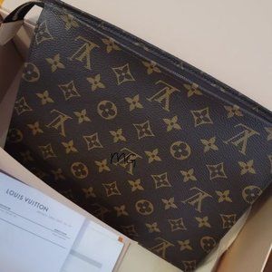 Louis Vuitton Toiletry Pouch 26 (Discontinued)